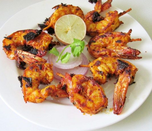 Tandoori prawn and avo samie Tandoori Prawn